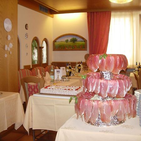 Hotel Collini Pinzolo Eksteriør billede
