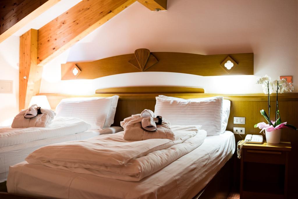 Hotel Collini Pinzolo Eksteriør billede
