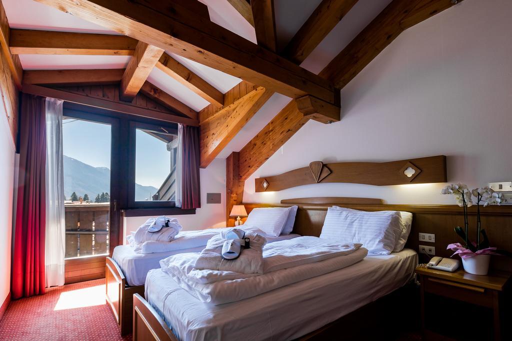 Hotel Collini Pinzolo Eksteriør billede