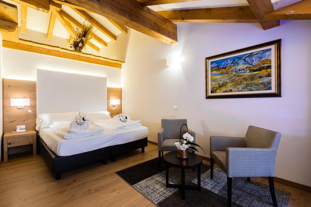 Hotel Collini Pinzolo Eksteriør billede