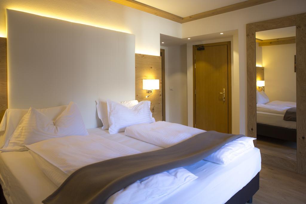 Hotel Collini Pinzolo Eksteriør billede