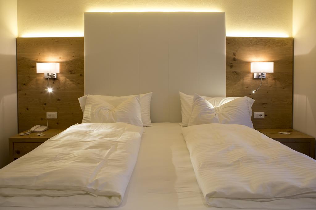 Hotel Collini Pinzolo Eksteriør billede