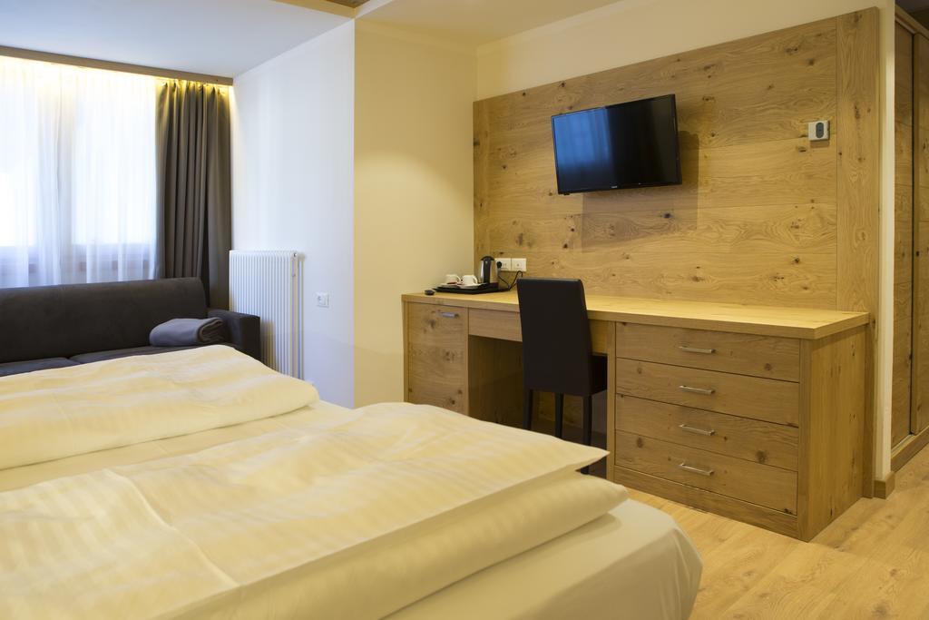 Hotel Collini Pinzolo Eksteriør billede