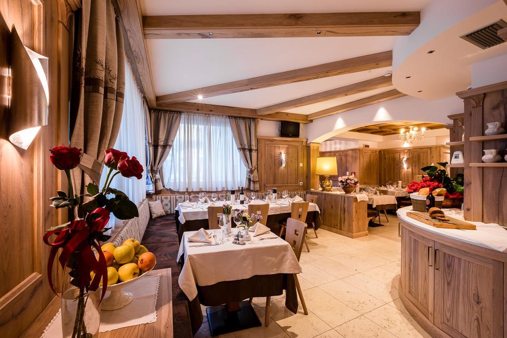Hotel Collini Pinzolo Eksteriør billede