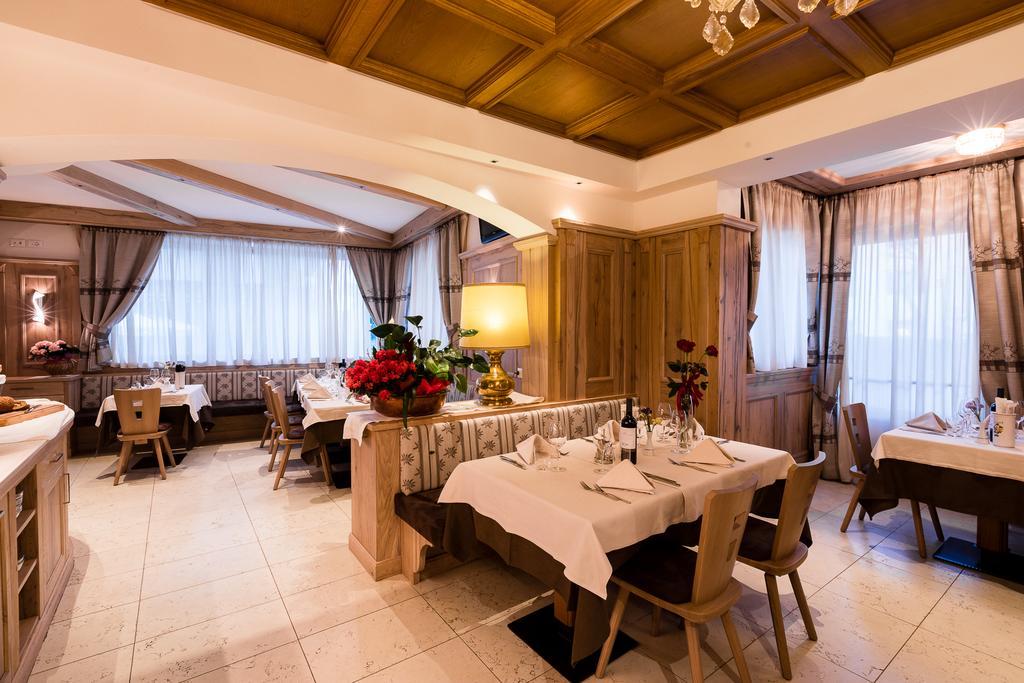 Hotel Collini Pinzolo Eksteriør billede
